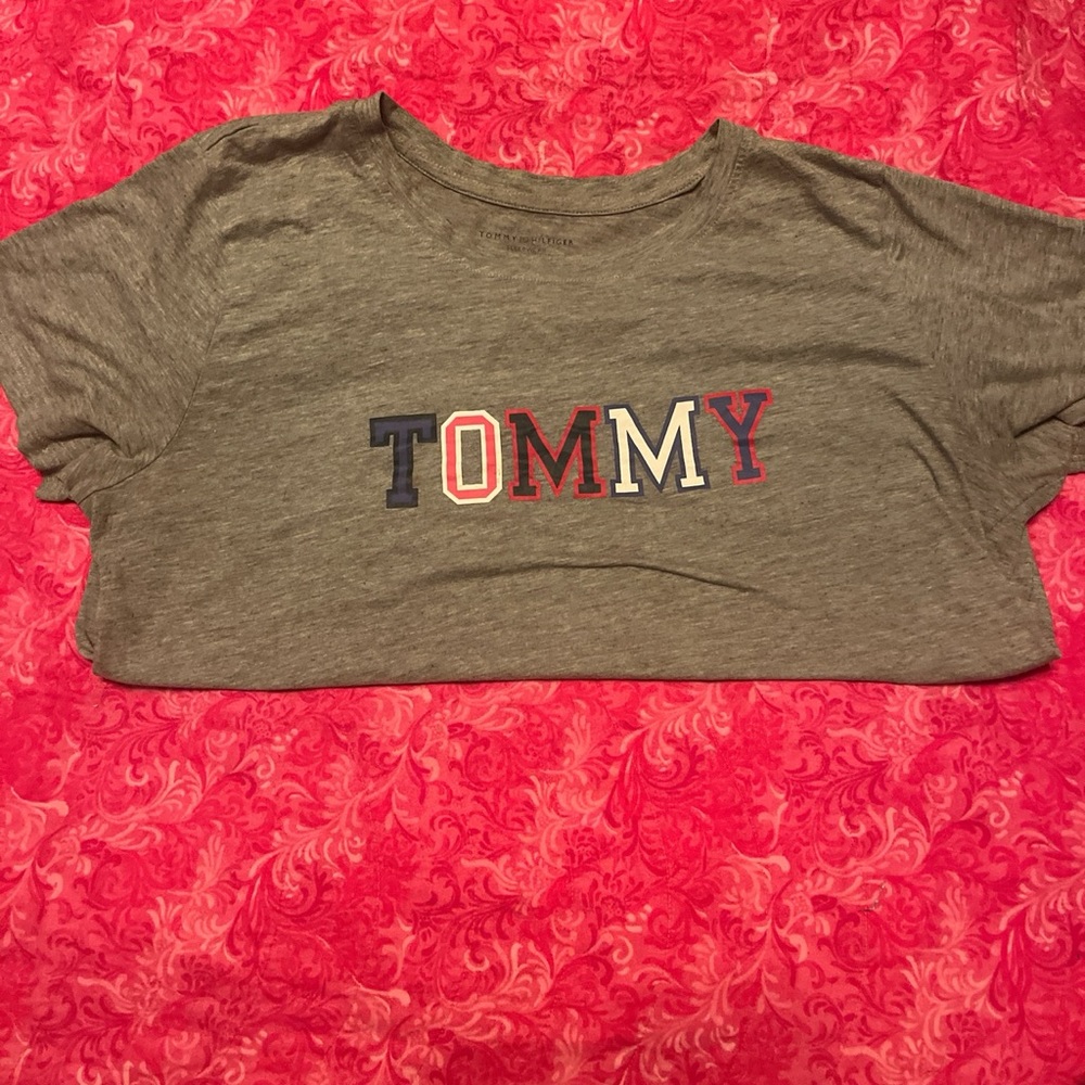 large gray tommy hilfiger shirt
